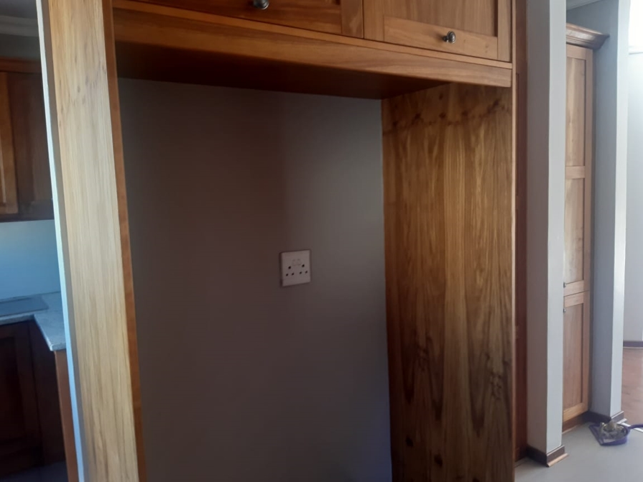 To Let 3 Bedroom Property for Rent in Hillside Free State
